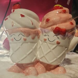Valentine, Ceramic, Cute Pink And White,  Ice Cream  Cone Couple Figurines